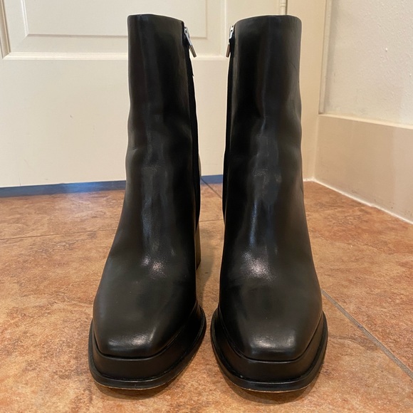 Dolce Vita Lochly Boots - Picture 3 of 8